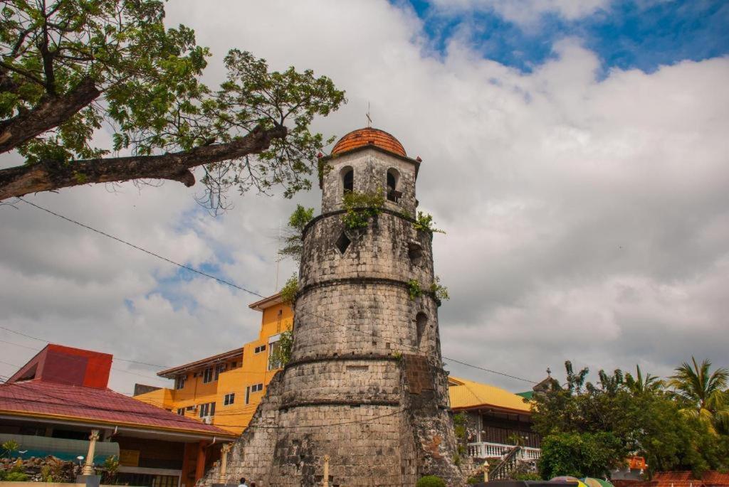 Lufian Dormitel Hostel Dumaguete City Bagian luar foto